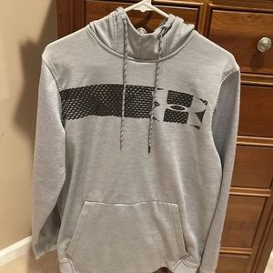 Under Armour men’s hooded sweatshirt, grey, loose fit, medium, comfy, Coldgear